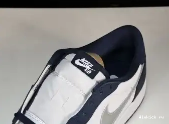 Navy Midnight Jordan SB Low 1 0626